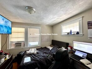 56 Gordon St, Unit 2 in Somerville, MA - Foto de edificio - Building Photo
