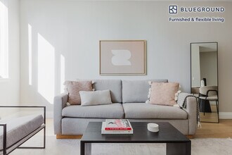 345 E 94th St in New York, NY - Building Photo - Building Photo