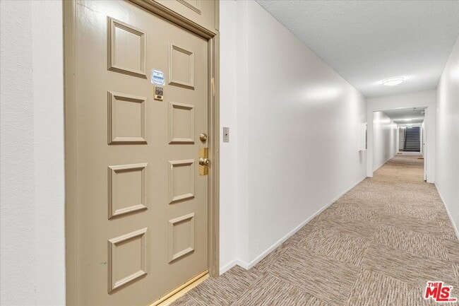 5437 Corteen Pl in Los Angeles, CA - Building Photo - Building Photo