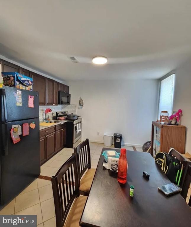 565 Van Kirk St in Philadelphia, PA - Building Photo - Building Photo