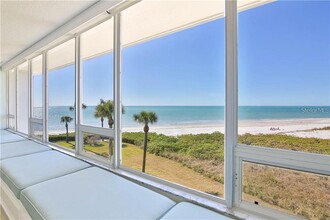 100 Sands Point Rd in Longboat Key, FL - Building Photo - Building Photo