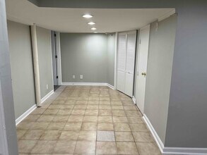 8110 Loch Raven Blvd in Towson, MD - Foto de edificio - Building Photo