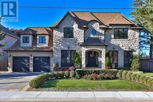 82 York Rd in Toronto, ON - Building Photo