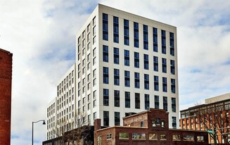 10 S Paterson St in Madison, WI - Building Photo