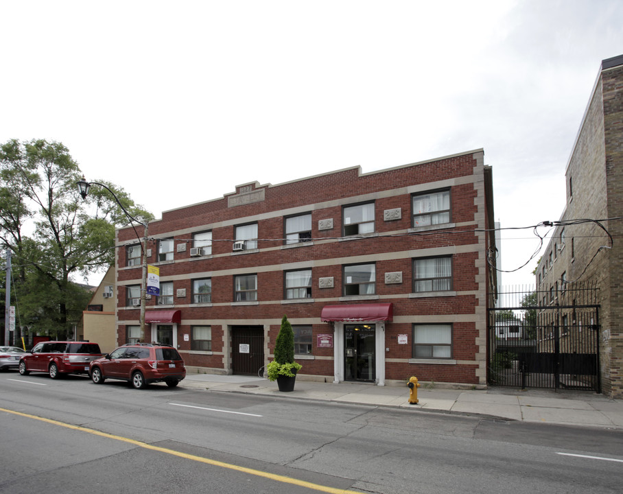 Staveley in Toronto, ON - Building Photo