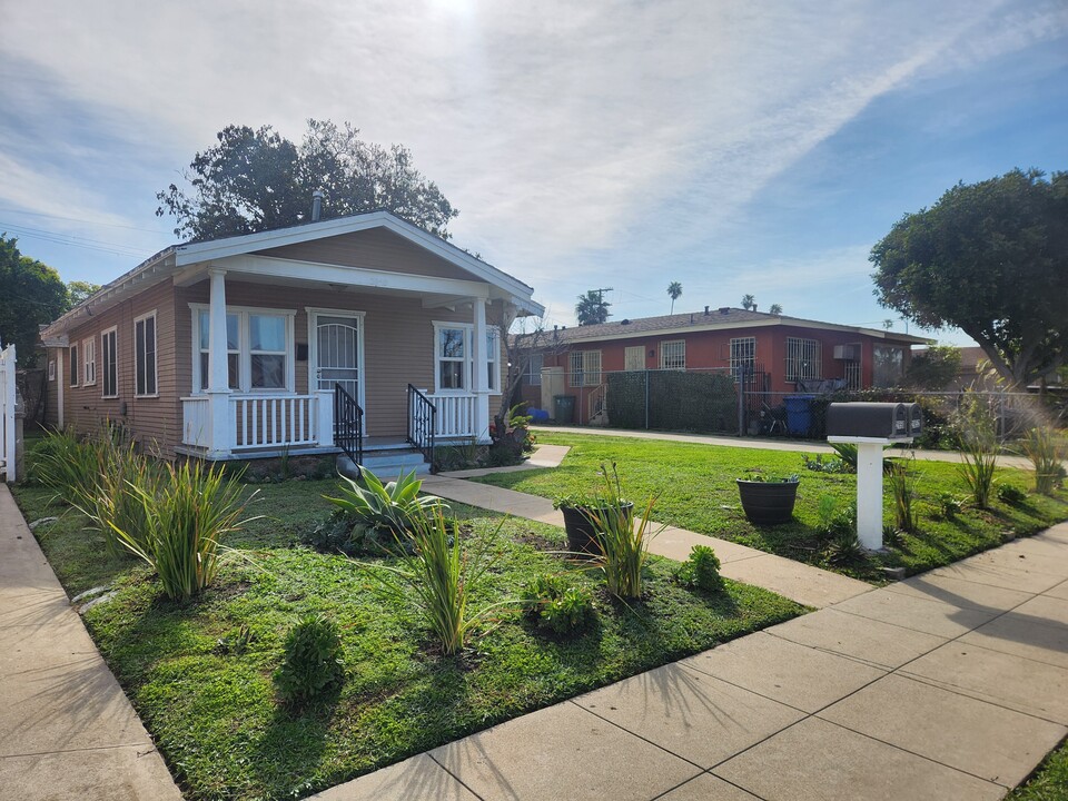 2950 8th Ave in Los Angeles, CA - Building Photo