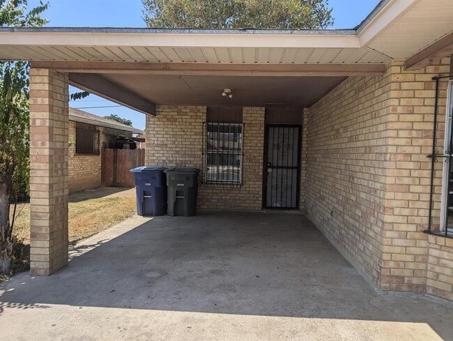 4710 Pita Dr in Laredo, TX - Building Photo - Building Photo