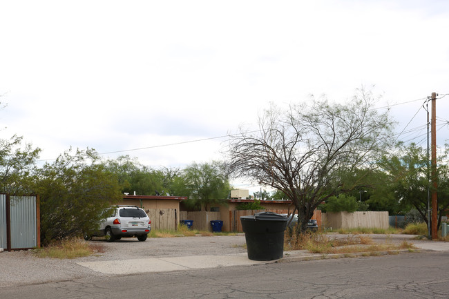 1224-1228 N Bryant Ave in Tucson, AZ - Building Photo - Building Photo