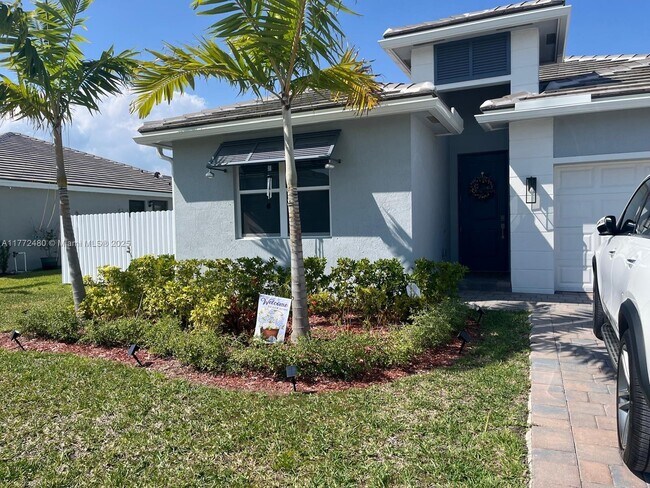 1569 SE 6th St in Homestead, FL - Building Photo - Building Photo