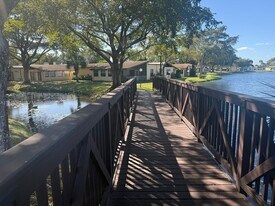 412 Briarwood Cir in Hollywood, FL - Building Photo