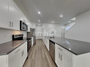 360 N Addison Way in Aurora, CO - Building Photo - Building Photo