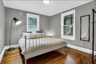 1354 Winburn Dr in East Point, GA - Foto de edificio - Building Photo