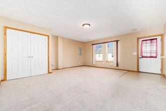 392 Race St, Unit 392 Race St in Pataskala, OH - Building Photo - Building Photo