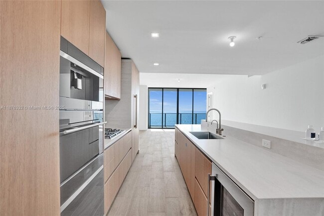 900 N Ocean Blvd in Pompano Beach, FL - Building Photo - Building Photo