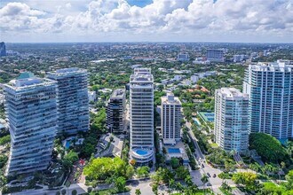 2655 S Bayshore Dr, Unit 1506 in Miami, FL - Building Photo - Building Photo