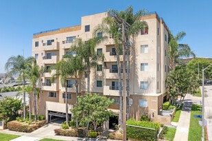 Hoover Hilltop in Los Angeles, CA - Building Photo