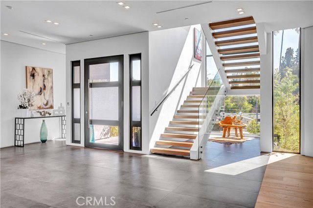 19333 Rosita St in Los Angeles, CA - Building Photo - Building Photo