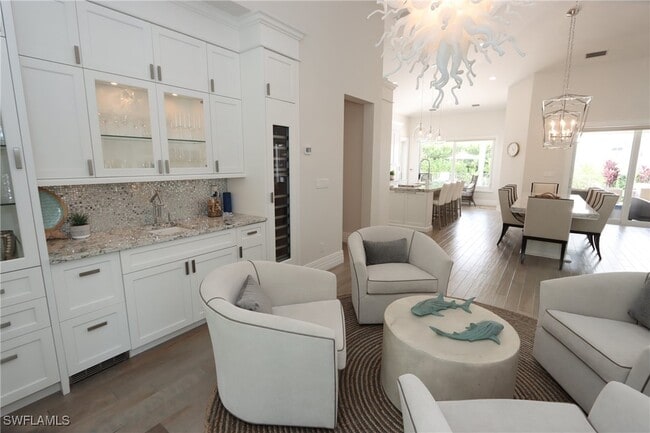 property at 875 Gulf Shore Blvd S