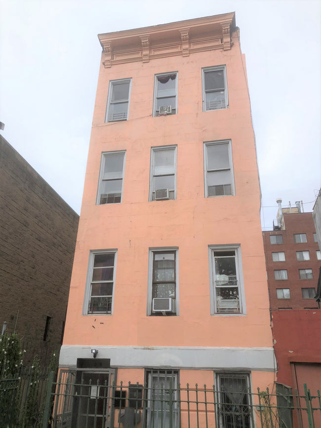 329 E 118th St in New York, NY - Building Photo - Building Photo