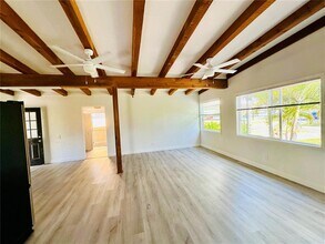 1139 51st Ave N in St. Petersburg, FL - Building Photo - Building Photo
