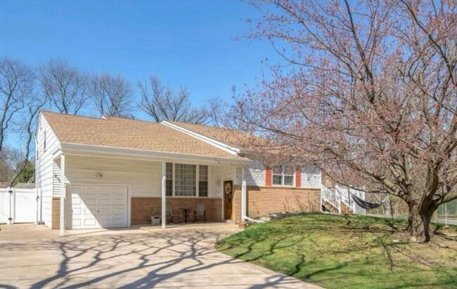 305 Garwood Pl