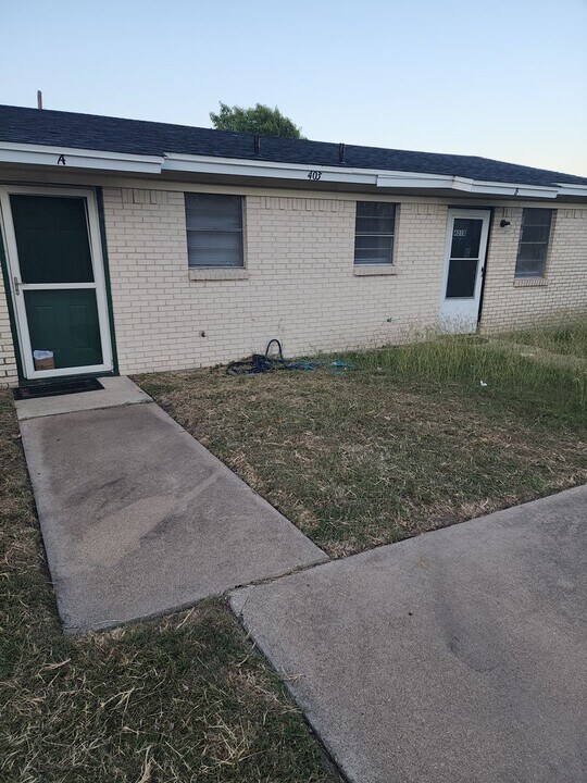 403 Robertson Ave in Copperas Cove, TX - Building Photo
