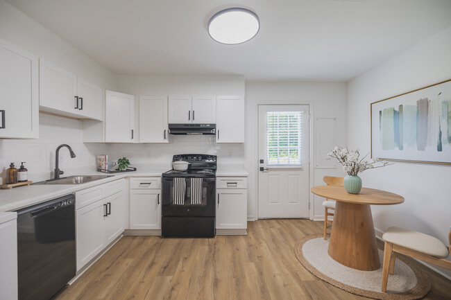 Mulberry Pond in Charleston, SC - Foto de edificio - Interior Photo