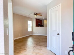 672 Wessex Dr in Las Vegas, NV - Building Photo - Building Photo