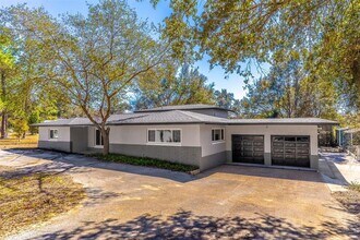 16880 SE 63rd Ln in Ocklawaha, FL - Building Photo - Building Photo