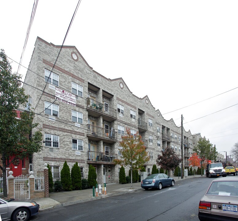 Doris Street in Bronx, NY - Building Photo