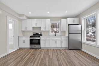 303 Main St in Hurleyville, NY - Building Photo - Building Photo