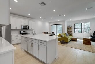 4180 Sonoma Oaks Dr in Naples, FL - Building Photo - Building Photo
