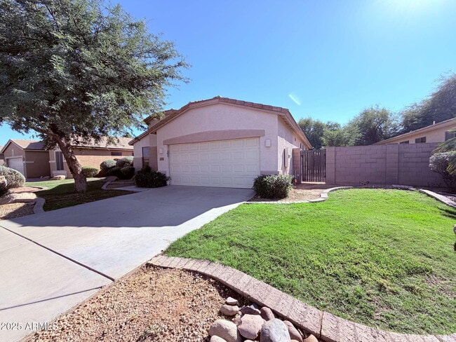 2061 E Bellerive Pl in Chandler, AZ - Building Photo - Building Photo