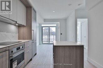 6 Greenbriar Rd in Toronto, ON - Building Photo - Building Photo