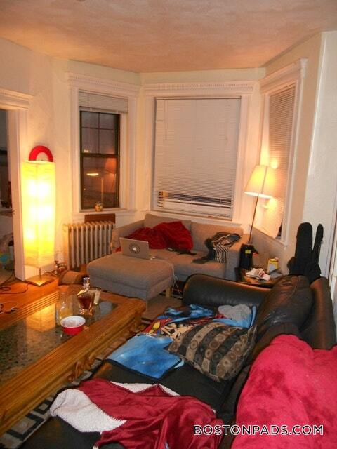 136 Hemenway St in Boston, MA - Building Photo