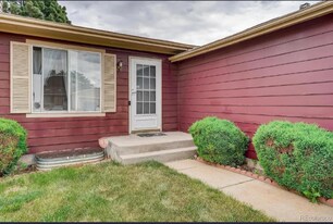 19413 E Buchanan Pl in Aurora, CO - Building Photo
