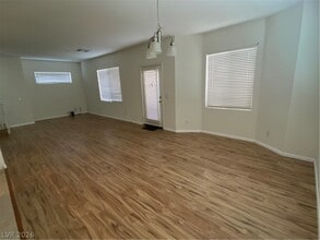 10555 Lessona St in Las Vegas, NV - Building Photo - Building Photo