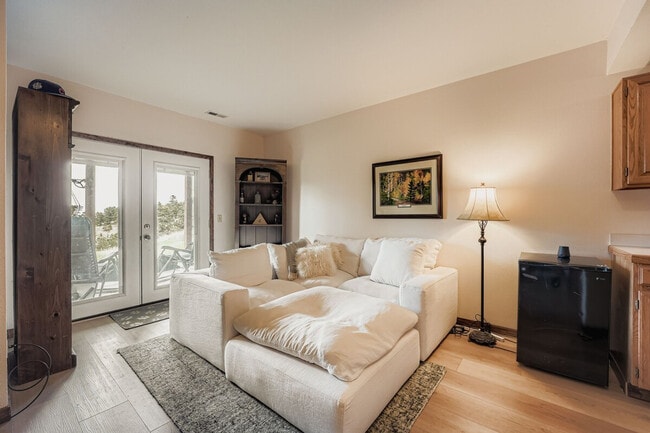 property at 776 Chimney Creek Dr