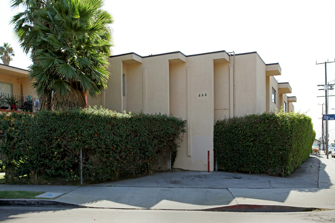 862-866 W 126th St in Los Angeles, CA - Building Photo