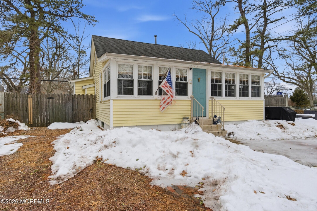 14 Sunset Rd in Brick, NJ - Building Photo