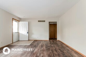 5139 Cheltenham Rd in Florissant, MO - Building Photo - Building Photo