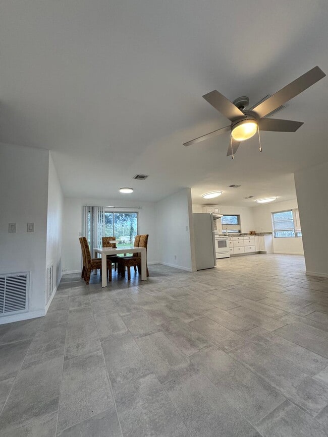 333 NE 131st Ln in Okeechobee, FL - Building Photo - Building Photo