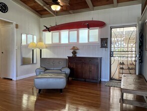 327 Anonia St in Honolulu, HI - Building Photo - Building Photo