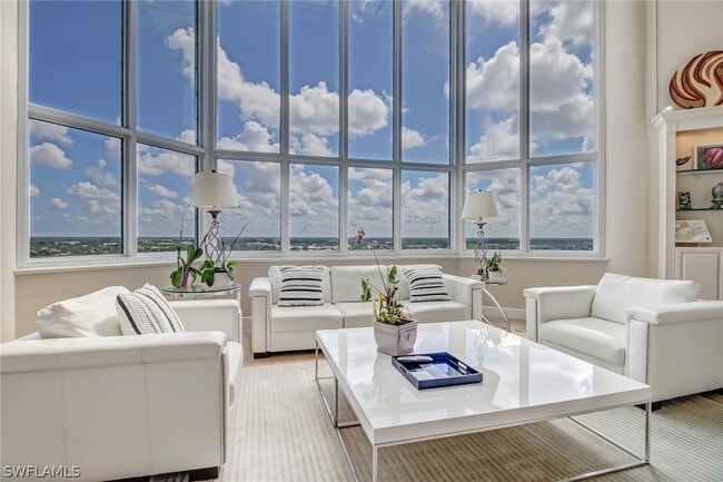 4041 Gulf Shore Blvd N