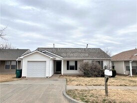 916 Hyacinth Hollow Dr in Yukon, OK - Building Photo