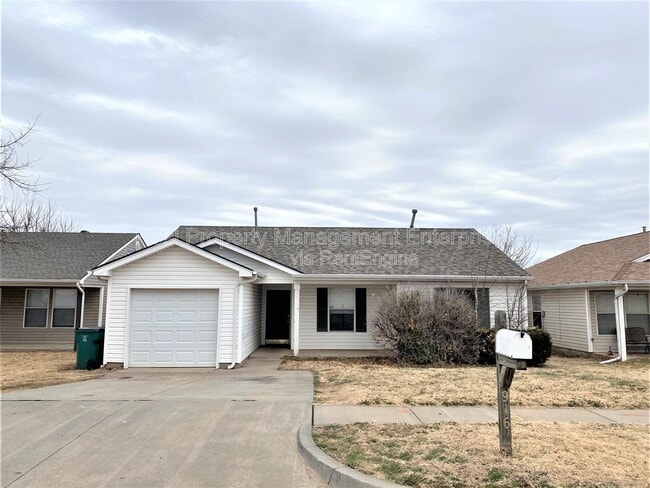 property at 916 Hyacinth Hollow Dr