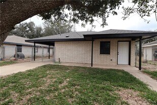20 Pso Del Rey in Edinburg, TX - Building Photo