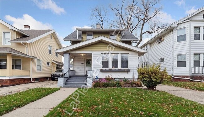 property at 4130 N Lockwood Ave