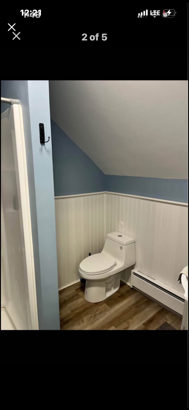 96 N Greenfield Rd in Porter Corners, NY - Foto de edificio - Building Photo