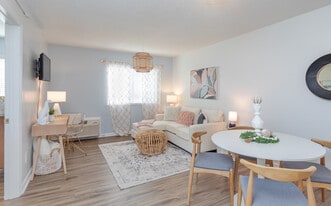 Capital Flats & Magnolia Square Apartments in Raleigh, NC - Building Photo